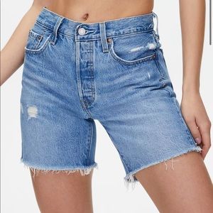 Levi’s 501 mid thigh shorts